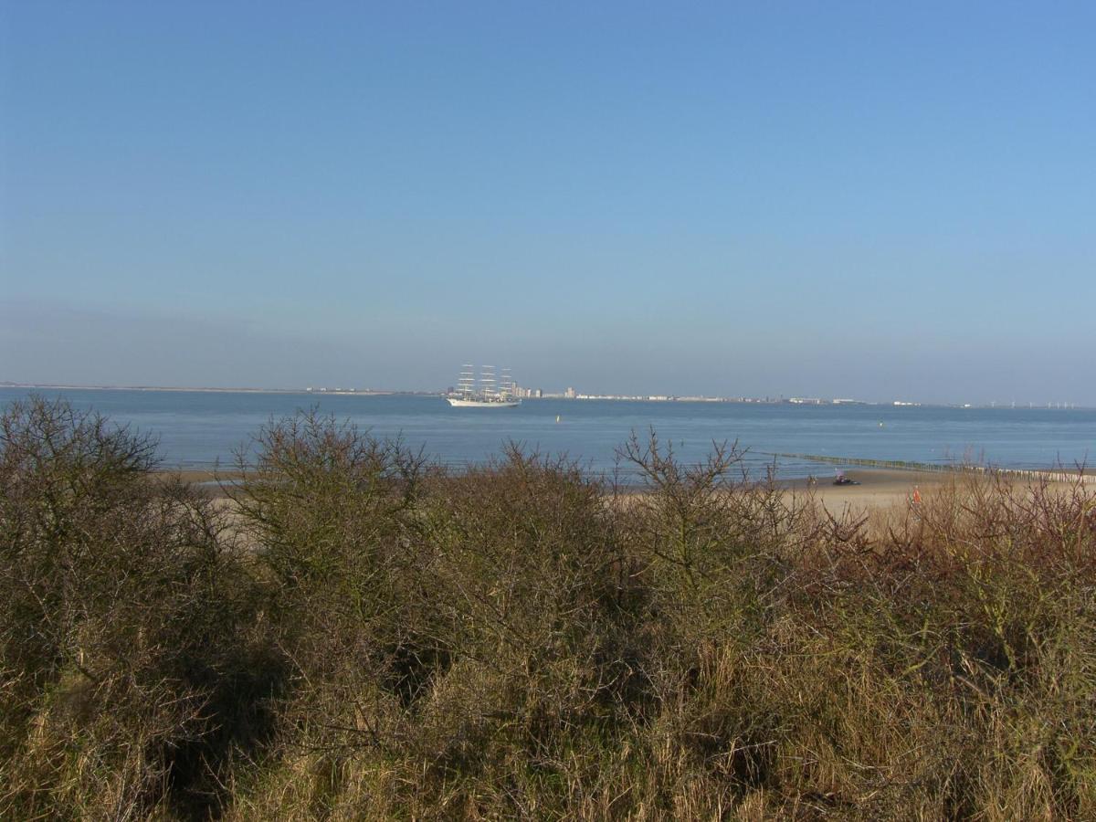 Slapen bij de Zeeuwse Lala Bed and Breakfast IJzendijke Buitenkant foto