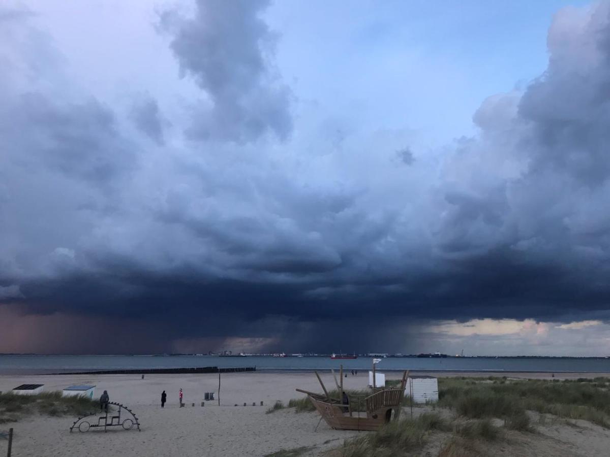 Slapen bij de Zeeuwse Lala Bed and Breakfast IJzendijke Buitenkant foto